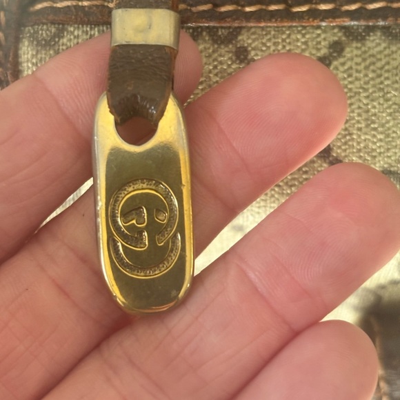 Rare Vintage Gucci monogram travel tote- EVC

“One of one. Will not relist.” - Picture 15 of 17